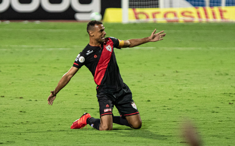 ATLÉTICO-GO - O surpreendente Dragão parece promissor neste início de Brasileirão. Superou o campeão Flamengo por 3 a 0 e tenta mostrar que pode ser mais do que um time apontado para lutar contra o rebaixamento na Série A. A pergunta que não quer calar: vai continuar e escrever um belo capítulo em sua história?