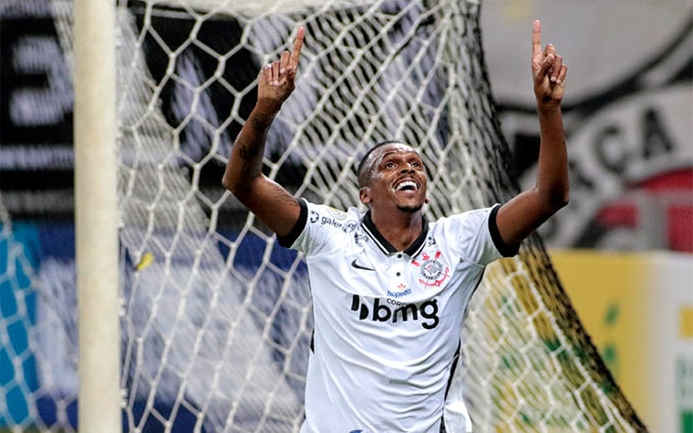 6º - Jô - Corinthians - 12 finalizações (2 gols)