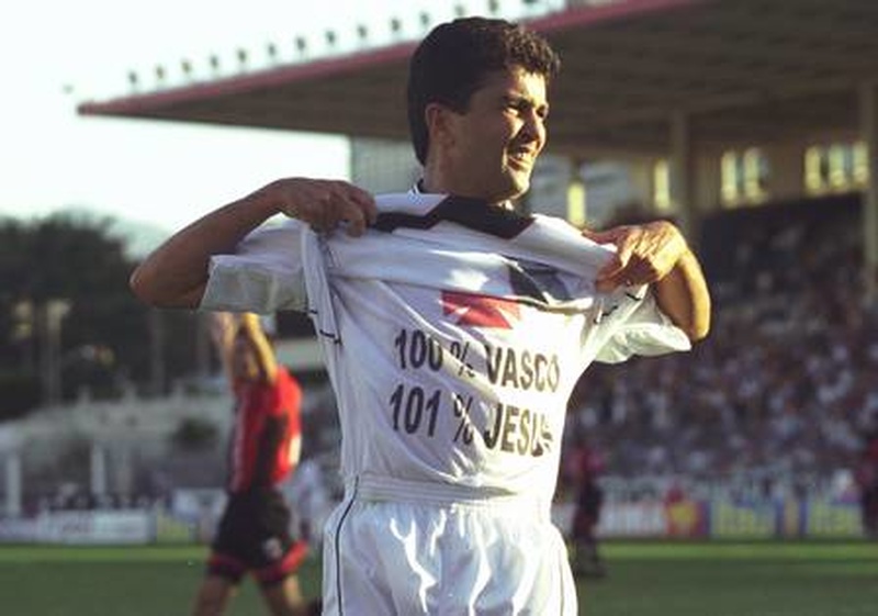 Bebeto (Vasco) - Campeão brasileiro com o Vasco em 1989, Bebeto retornou ao clube em 2001, já em fim de carreira. O atacante reeditou a dupla, campeã do mundo com a Seleção em 94, com Romário no ataque.