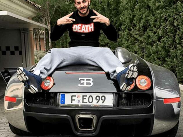 O atacante Karim Benzema é dono de uma Bugatti Chiron.