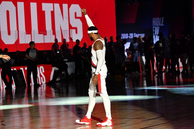 Com direito a dois jogos com prorrogação, a rodada de sexta-feira foi eletrizante. Teve Carmelo Anthony (foto) ajudando o Portland Trail Blazers a vencer o Memphis Grizzlies, assim como James Harden, que anotou 49 pontos sobre o Dallas Mavericks e Giannis Antetokounmpo, que brilhou em triunfo em cima do Boston Celtics