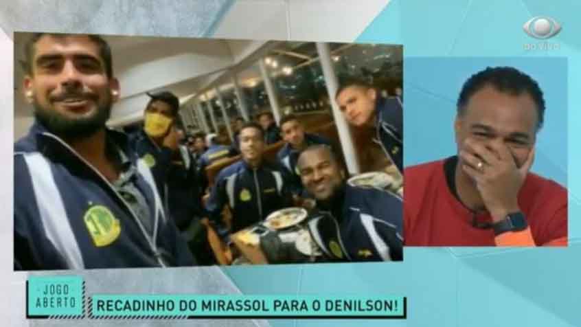 O comentarista Denílson foi zoado pelos jogadores do Mirassol durante o 'Jogo Aberto', após a eliminação do São Paulo do Campeonato Paulista. Criado nas categorias de base, o ex-jogador ficou constrangido com a situação, mas levou na brincadeira.