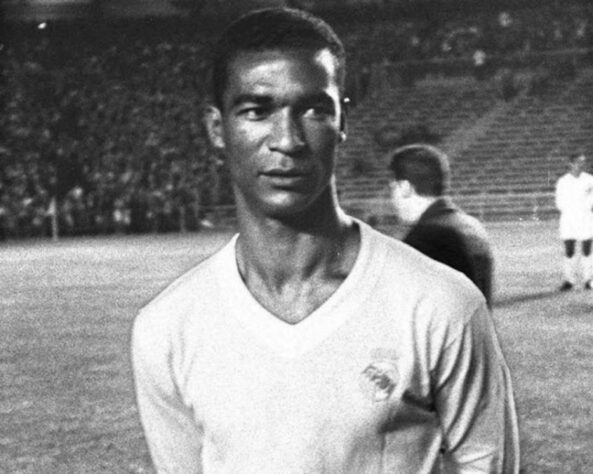 Canário, atacante; Didi (foto, de pé), meia - Real Madrid - 1959 e 1960