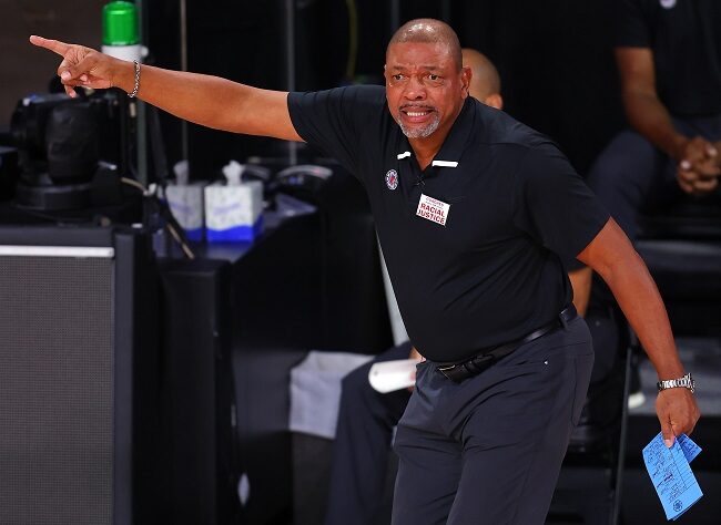 Doc Rivers: o ex-jogador da NBA e atual técnico na liga participou ativamente de movimentos a favor de Biden nas eleições.