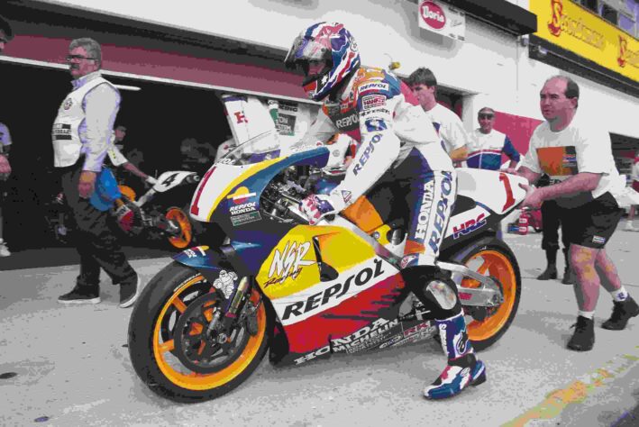 Em 1996, Mick Doohan venceu o GP da Itália, em Ímola, e sagrou-se campeão das 500cc