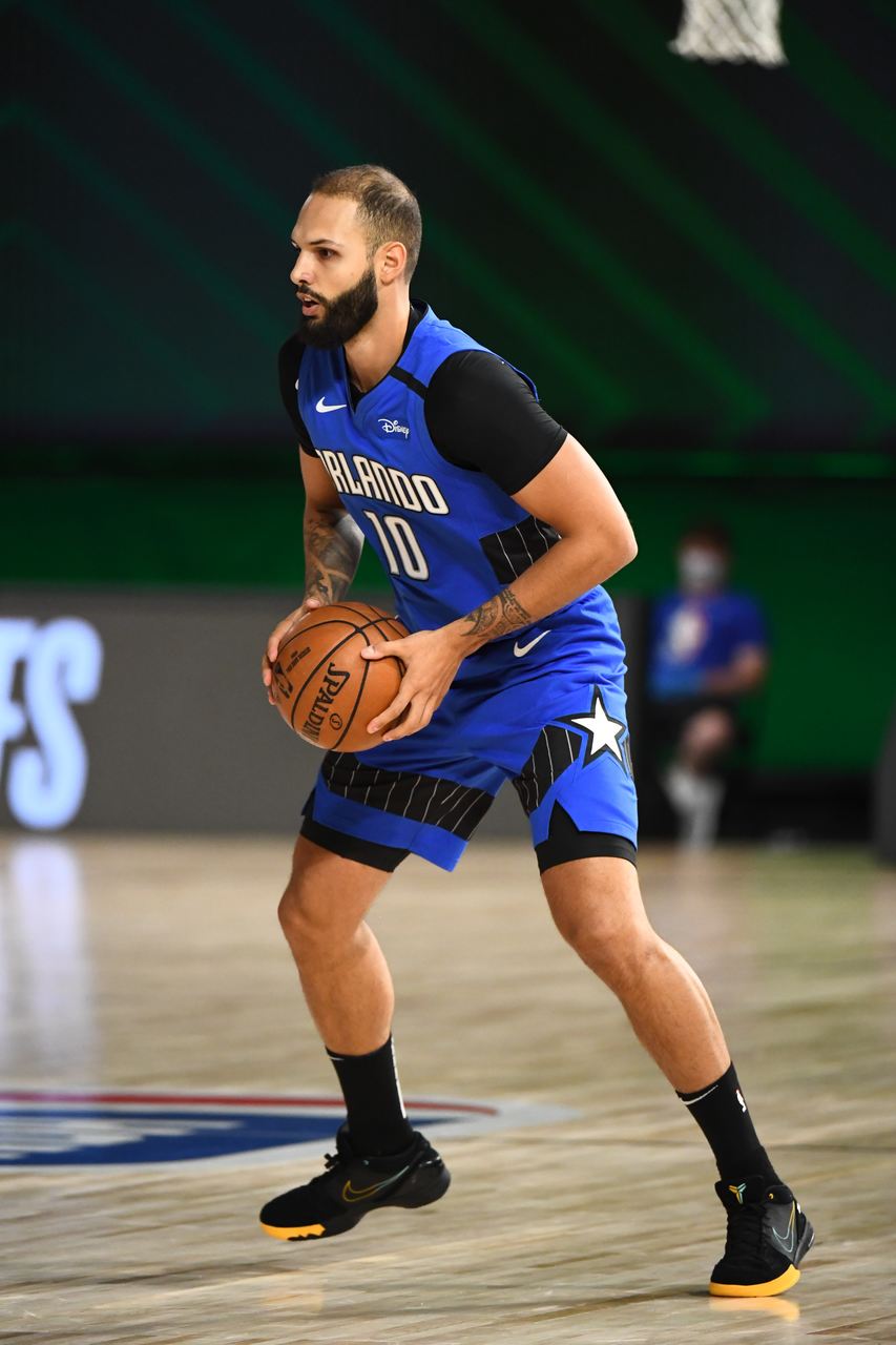 Evan Fournier (Orlando Magic) 5,5 - Sem pontuar até o início do último quarto, o francês produziu nove pontos, cinco assistências e três rebotes em 35 minutos