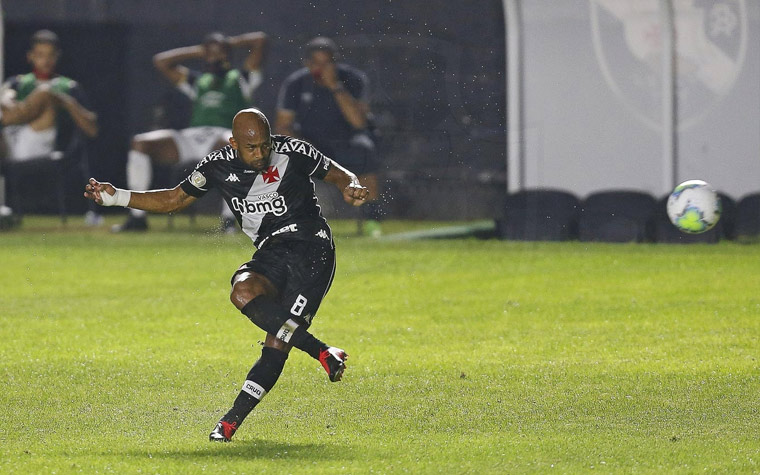 A estreia do Vasco no Campeonato Brasileiro foi com o pé direito. A equipe treinada por Ramon Menezes teve uma boa atuação e derrotou o Sport por 2 a 0. Destaque total para Fellipe Bastos, autor de dois gols e o homem da noite em São Januário. Confira as notas do LANCE! (Por Gabriel Grey - gabrielgrey@lancenet.com.br)