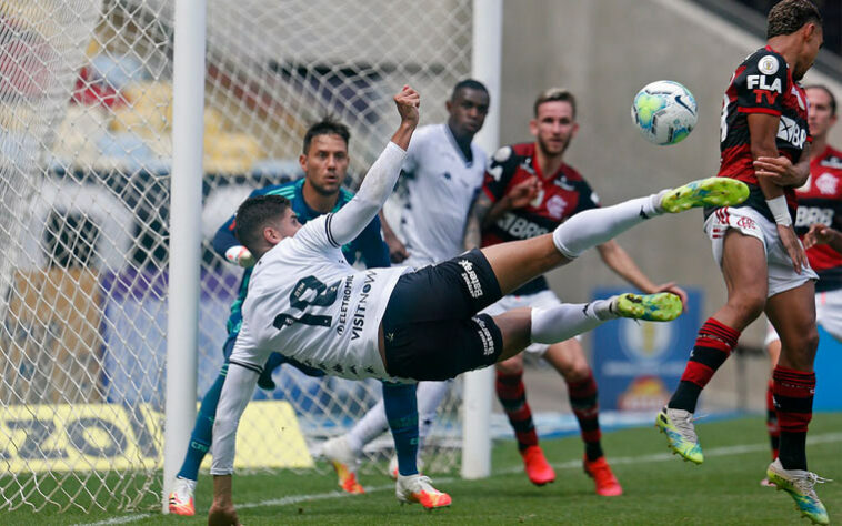Quem pode decidir pelo Botafogo: Pedro Raul é o nome para resolver o jogo. Na última vez em que enfrentou o rival Flamengo, o atacante marcou um belo gol de voleio, no empate por 1 a 1, pelo primeiro turno do Brasileirão.