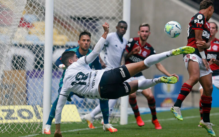 O Botafogo empatou com o Flamengo por 1 a 1 neste domingo, no Maracanã, pela 4ª rodada do Brasileirão. De forma dramática, o Rubro-Negro conquistou a igualdade no último minuto do placar. O LANCE! apresenta as notas do Alvinegro, que teve Kanu, Gatito e Pedro Raul como destaques. (Por Sergio Santana)