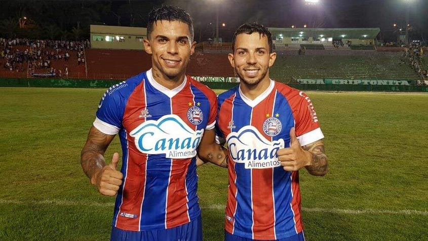 Os irmãos Flávio e Fernando Medeiros chegaram a vestir as cores do Bahia juntos no ano passado. O primeiro é um dos destaques do Tricolor, enquanto o segundo agora está em Portugal.