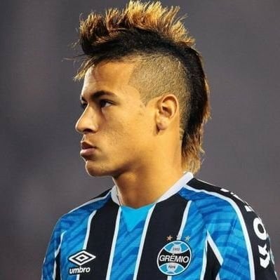 Apoio na web: Neymar de moicano vestindo a camisa do Grêmio
