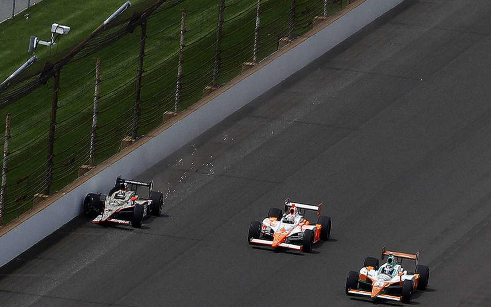 Em 2011, JR Hildebrand vinha liderando a Indy 500 quando bateu no muro a uma curva da bandeira quadriculada