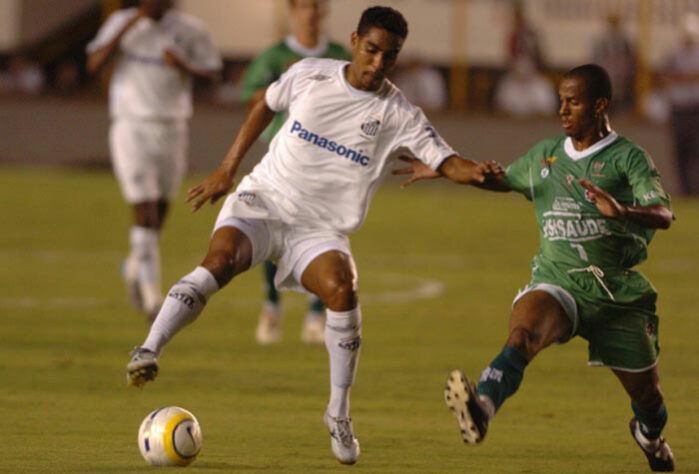 Nas quartas de final, os mineiros despacharam o Santos. Após dois empates em 1 a 1, a vaga veio com uma vitória por 5 a 3 nos pênaltis.