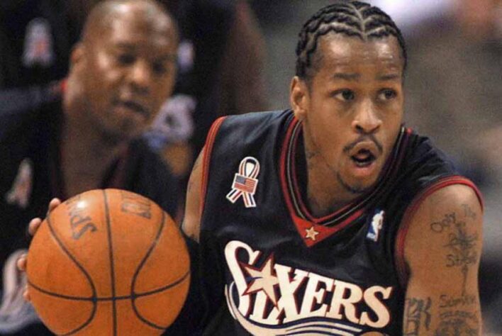 Outro astro do basquete que gastou demais foi Allen Iverson. Uma lenda do esporte, Iverson era viciado em festas e cassinos, o que resultou na perda de quase toda sua fortuna.