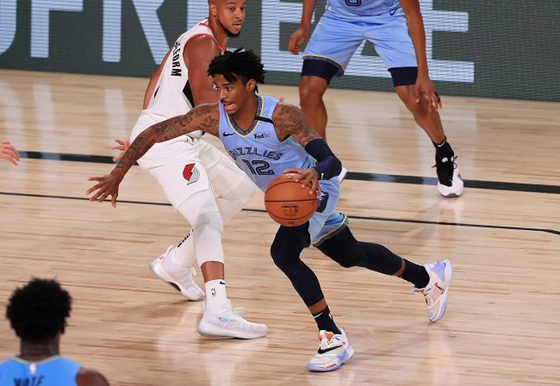 Ja Morant (28 votos) - Não existe outro candidato ao prêmio, exceto o armador do Memphis Grizzlies. Talvez, se Zion Williamson não tivesse sofrido a lesão no começo da temporada, poderia haver uma briga. Não houve. Morant lidera o Grizzlies com médias de 17.7 pontos, 7.0 assistências e 48.2% de aproveitamento em arremessos