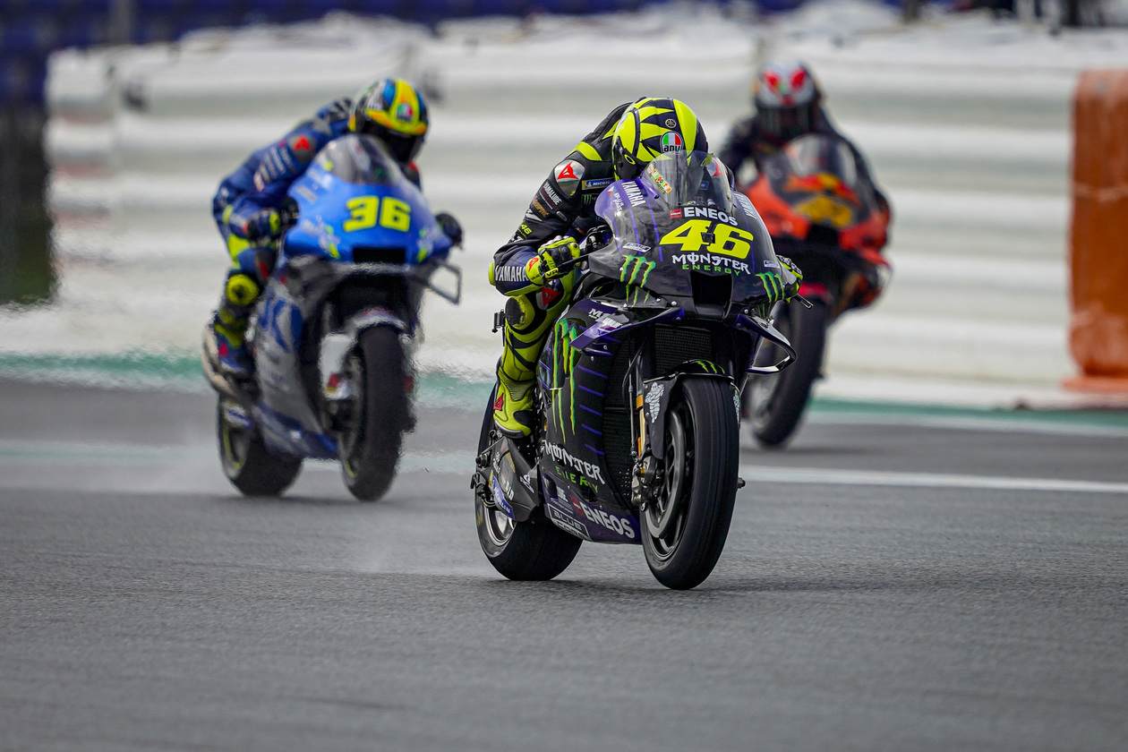 Valentino Rossi passou pelo Q1, mas conseguiu 12º posto