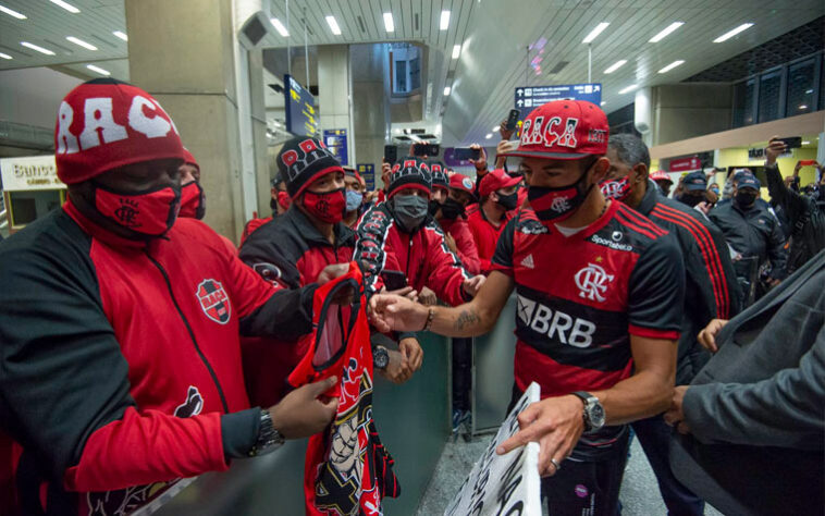 Isla - Contrato válido com o Flamengo até 31 de dezembro de 2022