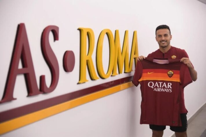 FECHADO - A Roma anunciou, nesta terça-feira, a contratação do atacante espanhol Pedro Rodríguez. Com 33 anos, o jogador assinou até junho de 2023 com o clube italiano.