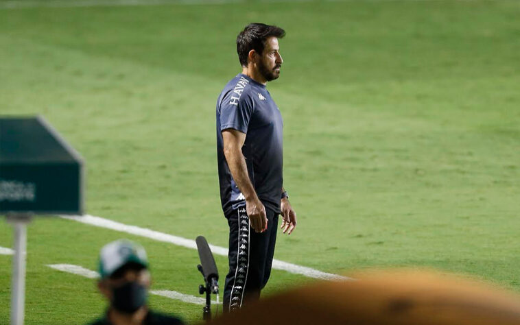 ESQUENTOU - Ramon Menezes pode assumir o comando técnico do Botafogo. O ex-treinador do Vasco apareceu à pauta da diretoria do Alvinegro, que chegou a conversar com o estafe do comandante. O contato foi bem inicial. O Botafogo fez uma consulta para saber da situação de Ramon Menezes no sentido de salários, tempo de contrato esperado e situações burocráticas de contrato. A diretoria do Alvinegro ainda não definiu o alvo, mas mantém o nome do ex-vascaíno na lista.