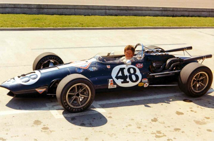 Tricampeão mundial, Jackie Stewart competiu duas vezes em Indianápolis. Liderou a edição de 1966 por 40 voltas e foi classificado em sexto mesmo com abandono