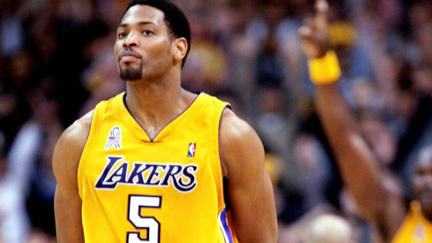 Robert Horry – Total de títulos: 7 – Times que estava quando venceu: Houston Rockets, Los Angeles Lakers e San Antonio Spurs