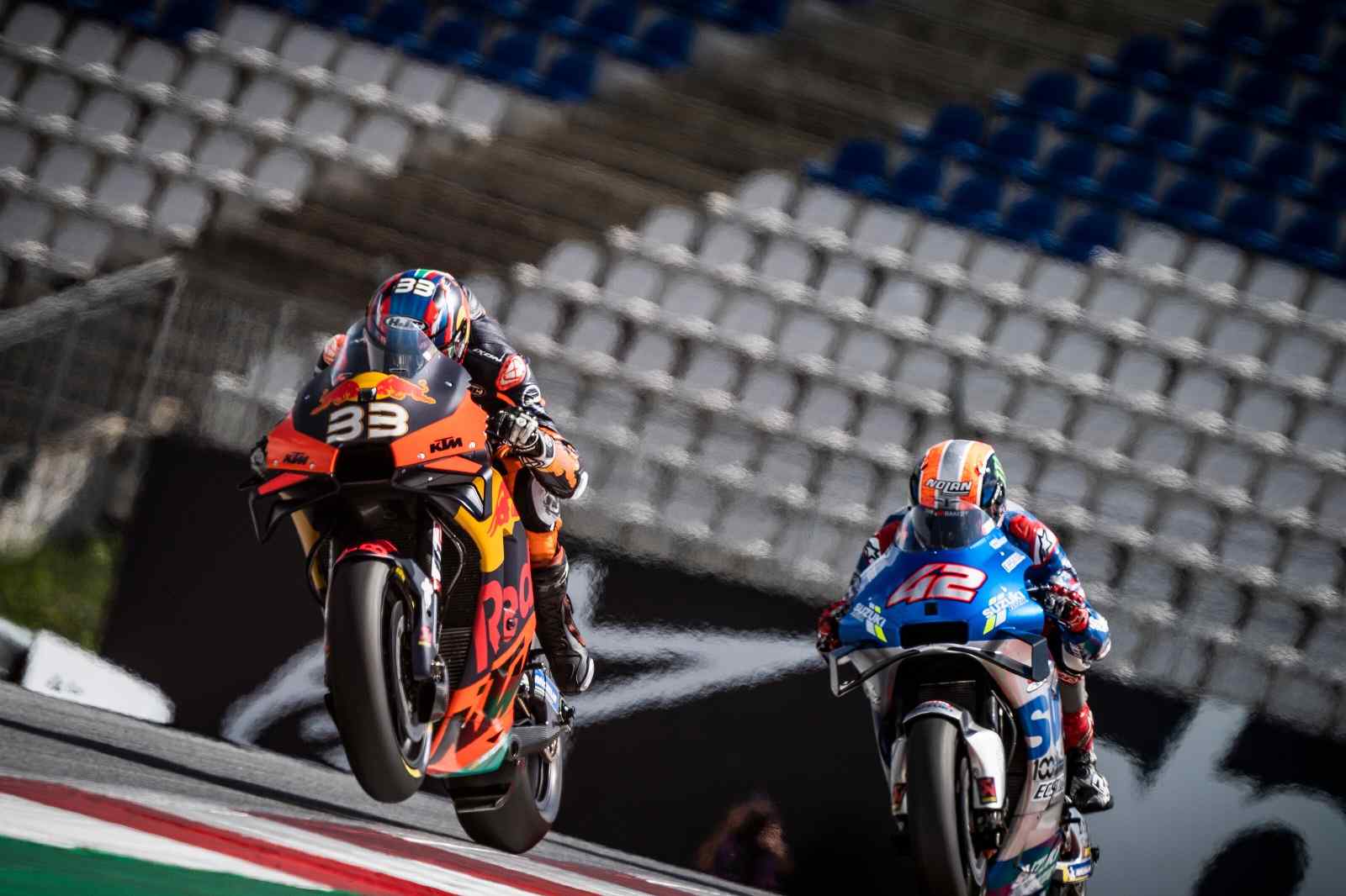 Brad Binder, que largou em 22ª, não teve problemas para se colocar dentro do top-5 com poucas voltas