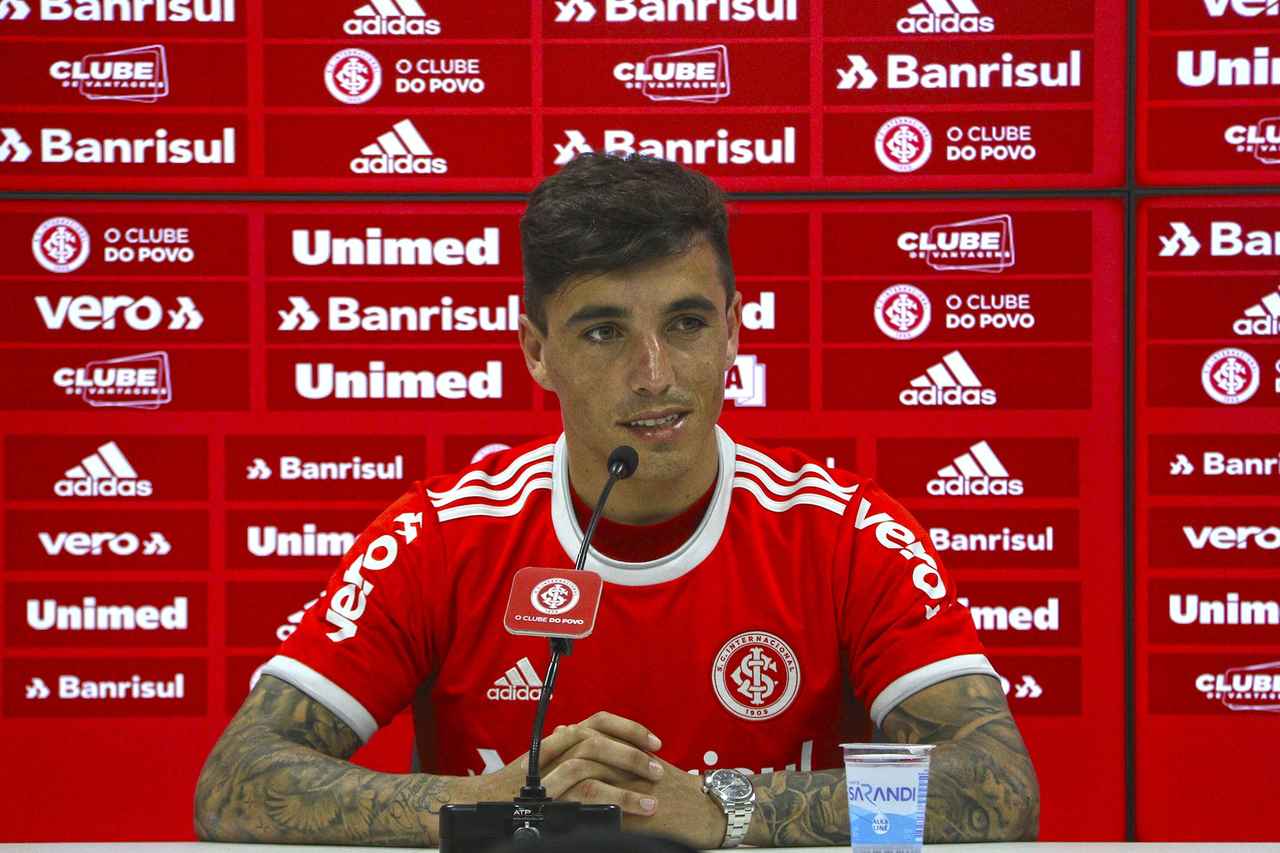 SARAVIA- Internacional (C$ 13,19) - Um dos melhores da rodada, com 12.20 pontos, mesmo levando cartão amarelo. Atuando no Beira-Rio diante de um Santos que não convence, pode novamente manter o saldo de gols e render cartoletas.