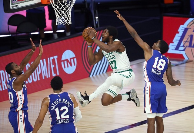 Semi Ojeleye (ala) - Nos playoffs, Ojeleye vem tendo menos oportunidades do que na temporada regular. Natural que seja assim, por conta das rotações menores na fase dos mata-matas. Porém, em 29 minutos totais, ele contribuiu com somente três pontos