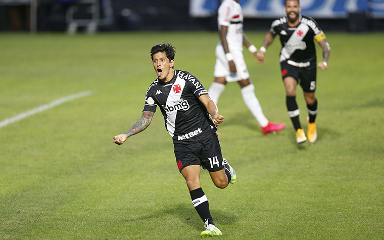 18º - Cano - Vasco - 8 finalizações (3 gols)