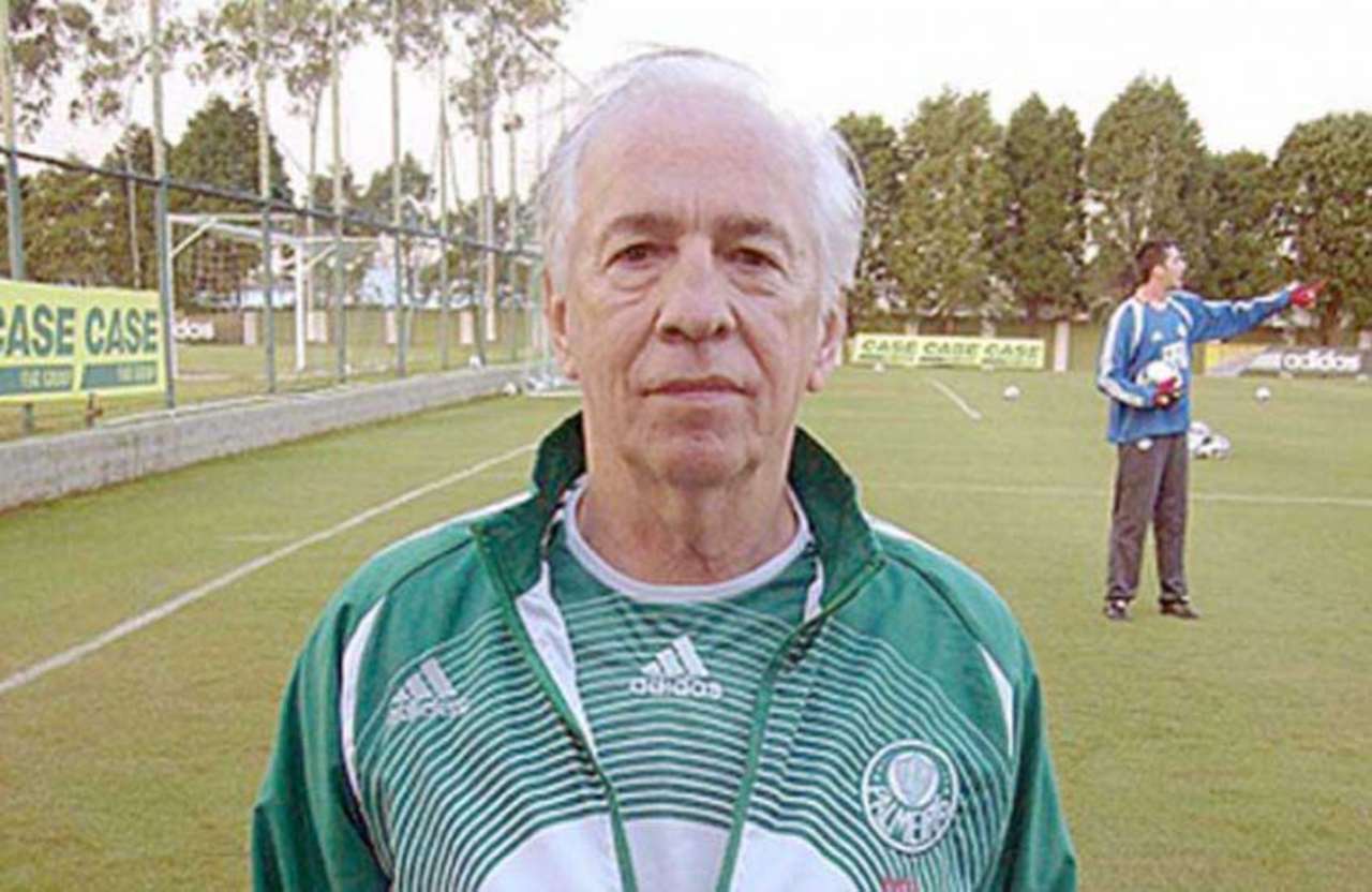 Valdir de Moraes - Foi um dos maiores goleiros da história do Palmeiras, clube que defendeu entre 1958 e 1968. Embora tenha morrido no início deste ano, deixou para sempre seu legado no clube paulista e no futebol brasileiro. Depois que se aposentou, revolucionou a preparação de goleiros no Brasil, ajudando a formar uma geração que colocou os defensores brasileiros entre os melhores do mundo.