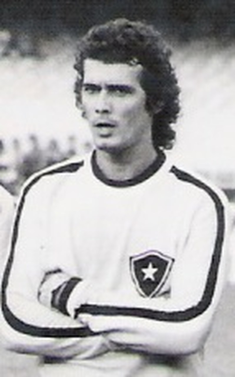 Wendell - Destacou-se no Santa Cruz, de onde saiu para defender Botafogo e Fluminense. Chegou jogar pela Seleção Brasileira entre 1973 e 1974. Logo depois de se aposentar, tornou-se treinador de goleiros, novamente na Seleção, durante a Copa do Mundo de 2006, na Alemanha.