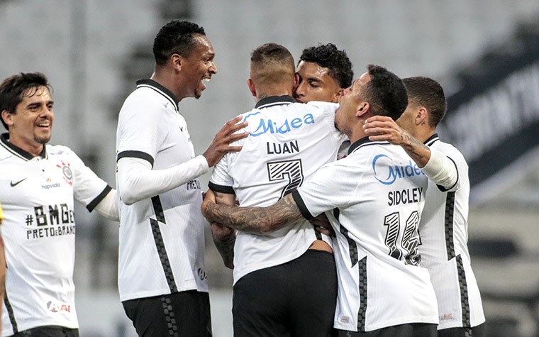 Já o Corinthians liderou o Brasileiro pela última vez na 2ª rodada do Brasileirão de 2018, ano em que terminou na 13ª posição.