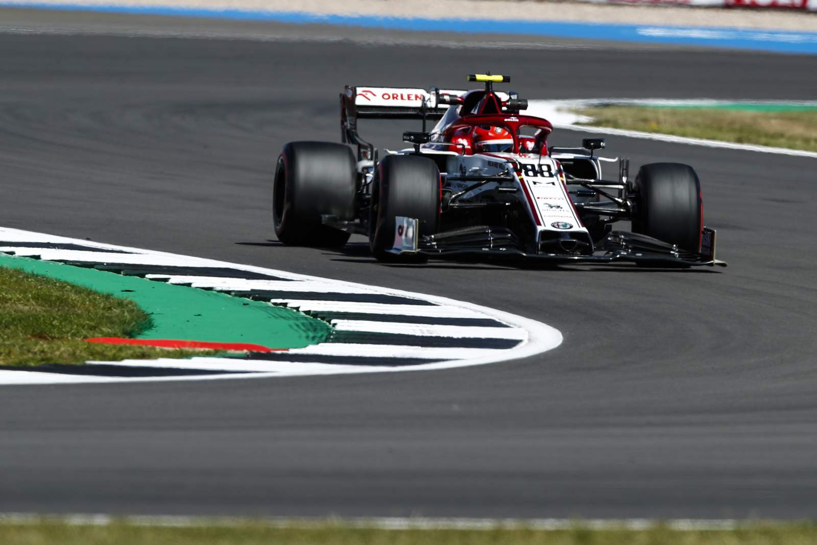 Robert Kubica novamente participou do primeiro treino livre acelerando a Alfa Romeo