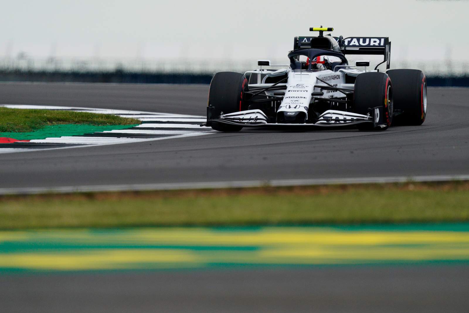 Pierre Gasly acelera no primeiro dia de treinos em Silverstone