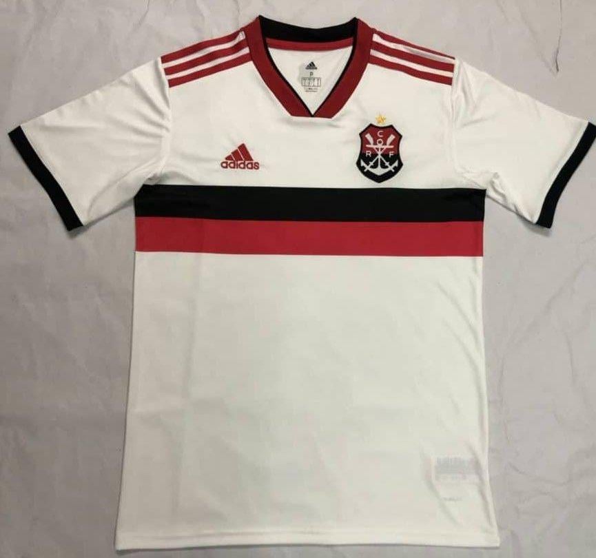 O Flamengo lançou em 2019 a camisa 2 com o símbolo do remo do clube, que data de 1895, mais antigo que o futebol do Rubro-Negro (1912).