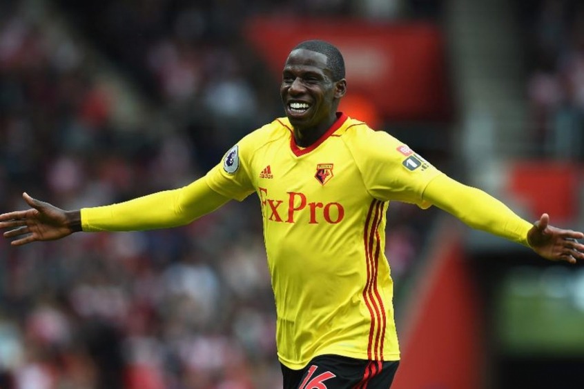 MORNO - Após ser rebaixado para a segunda divisão da Inglaterra, o Watford trava uma batalha para tentar manter seus principais jogadores. Segundo o "Mirror", o Arsenal e o Everton disputam a contratação de Abdoulaye Doucouré, um dos principais jogadores dos Hornets. Recentemente, o Everton teve uma proposta de 40 milhões de libras (cerca de R$ 273 milhões) recusada.