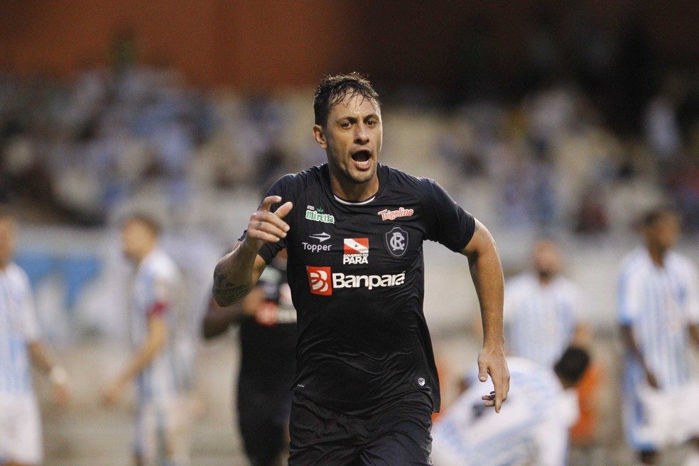 Com passagens por Corinthians e Sport, o meia Eduardo Ramos está no Remo, que jogará a Série C do Brasileiro. Pelo Timão, ele venceu o Brasileiro da Série B de 2008.