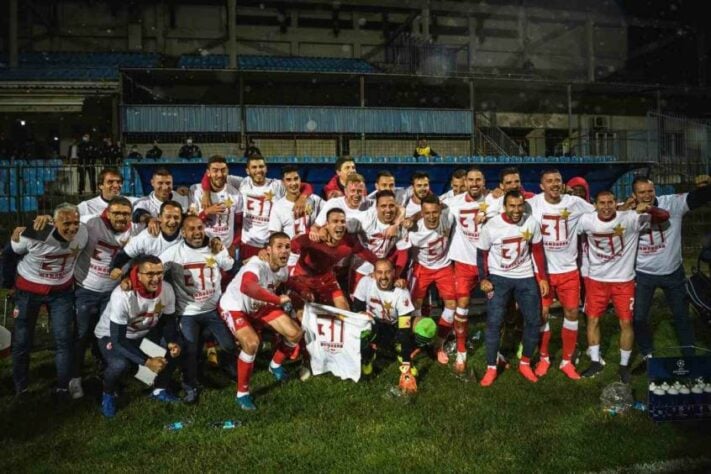 Na Sérvia, após uma semana do retorno do futebol, em 29 de maio, a federação de futebol do país autorizou a entrada de mais de 14 mil torcedores no Estádio Marakana, para o jogo entre Estrela Vermelha, que recebeu a taça do campeonato nacional, e Radnicki.