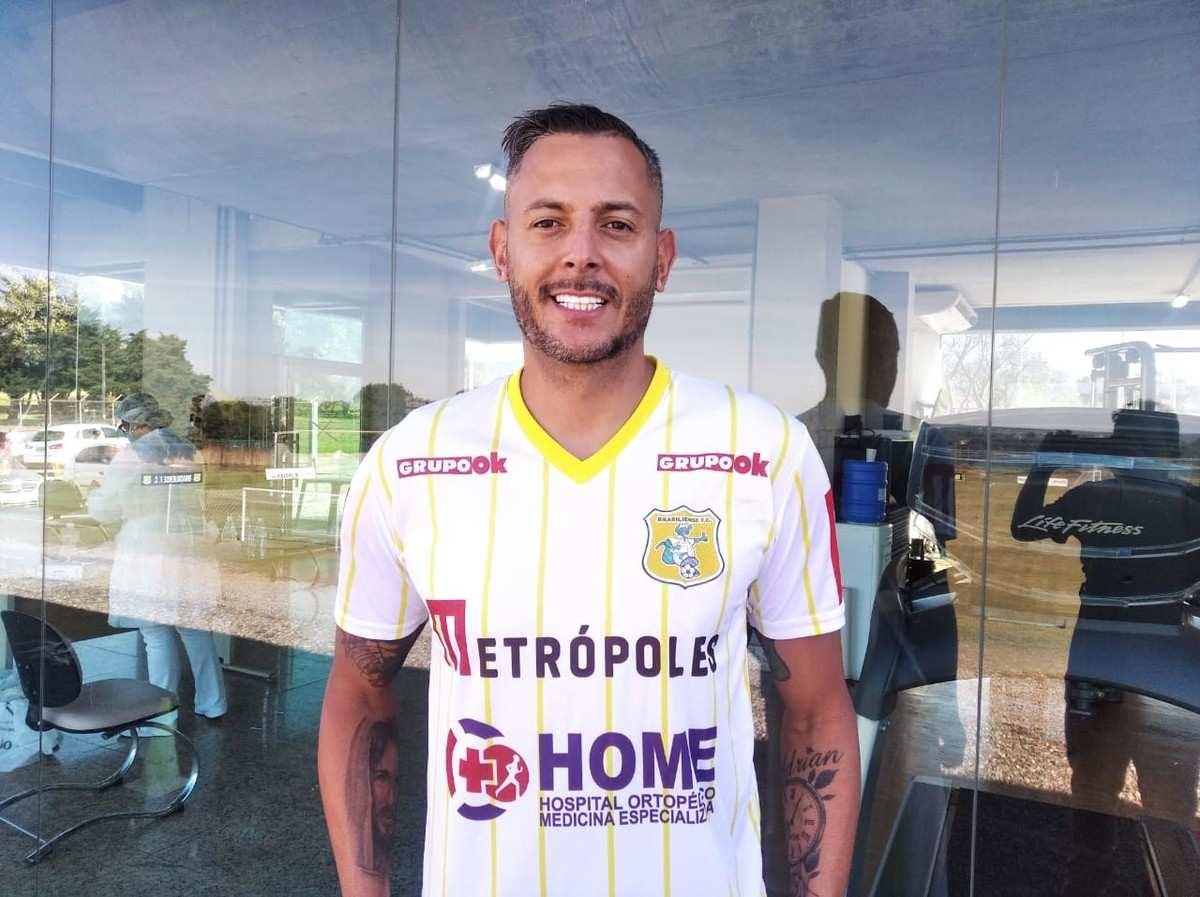 Para fechar a lista dos medalhões no Brasiliense temos o goleiro Fernando Henrique. Experiente, ele já jogou no Fluminense, onde foi campeão brasileiro, bicampeão carioca e campeão da Copa do Brasil, todas como titular.