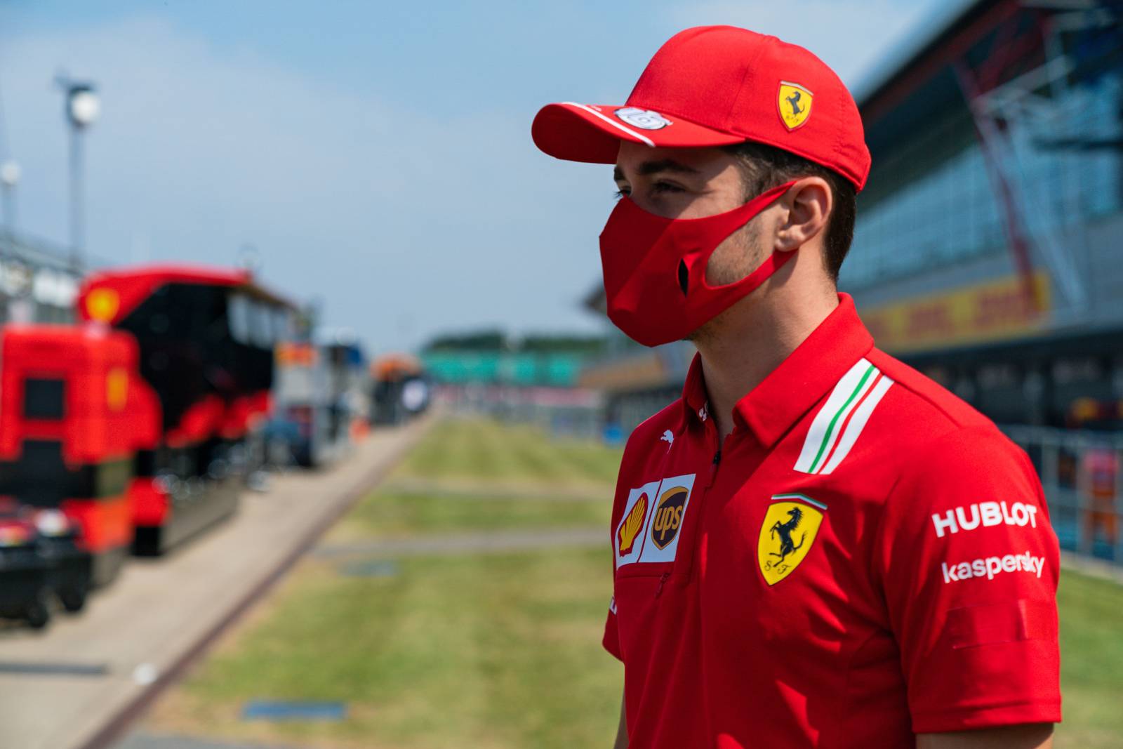 3) Charles Leclerc renovou contrato com a Ferrari e subiu na lista de salários, agora recebendo £ 10,19 milhões por ano (R$ 76,3 milhões)