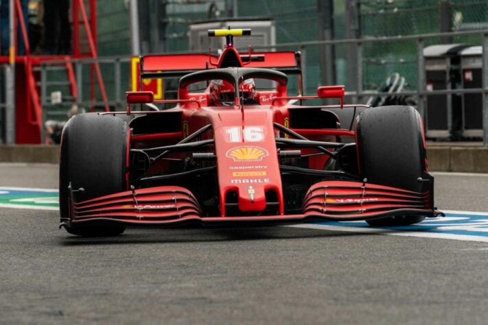 A Ferrari foi a grande decepção do dia de treinos livres na Bélgica, perdendo 1s em relação ao ano passado