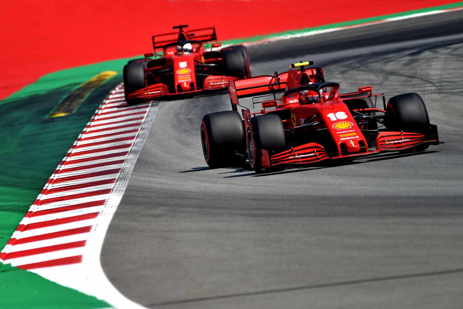A dupla da Ferrari novamente não foi bem na classificação