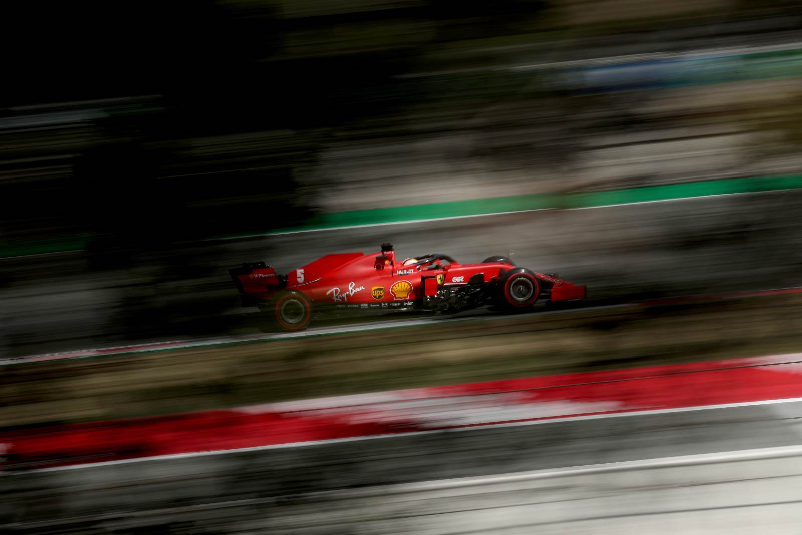 Sebastian Vettel em ação em Barcelona