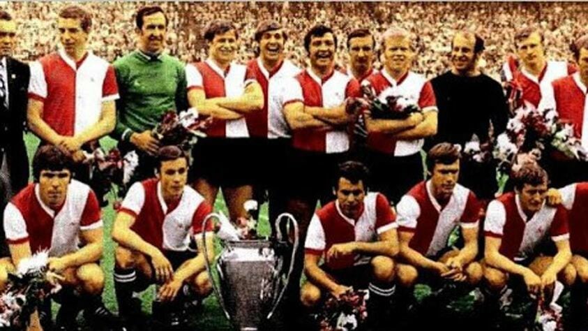 Feyenoord - 1 título (1969–70).