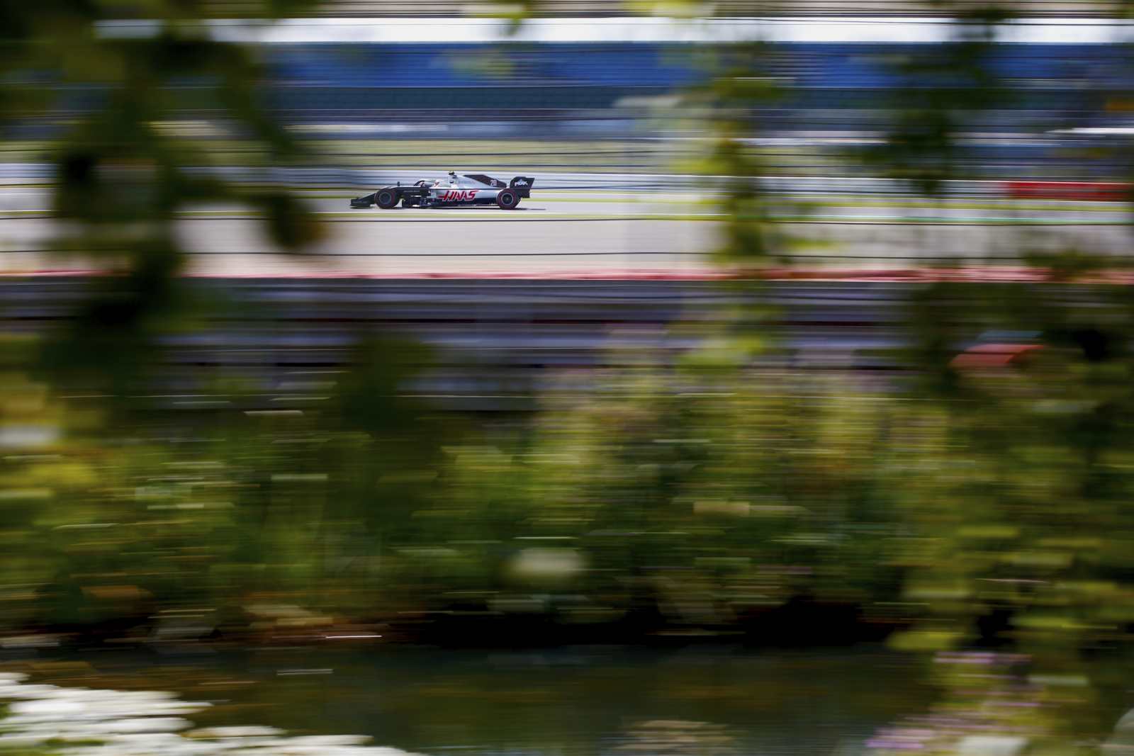 Kevin Magnussen em ação no terceiro treino livre em Silverstone