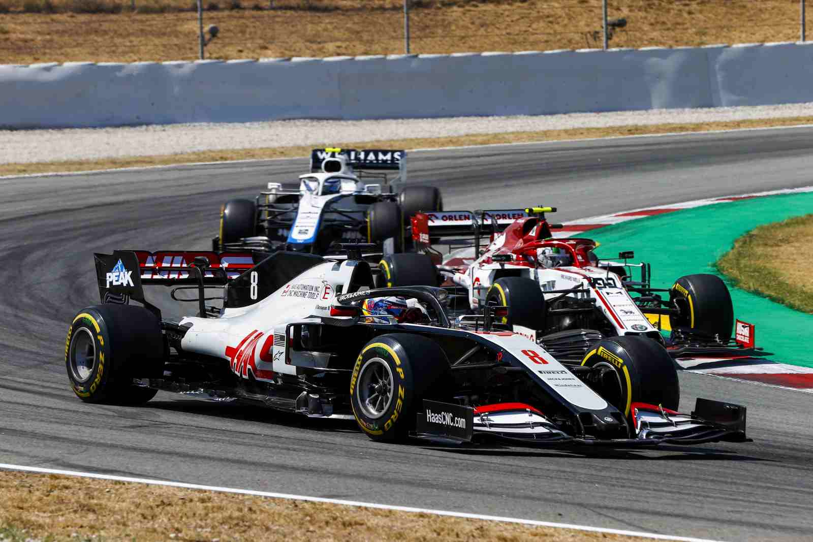 O francês ficou muito irritado com o desempenho do carro na corrida