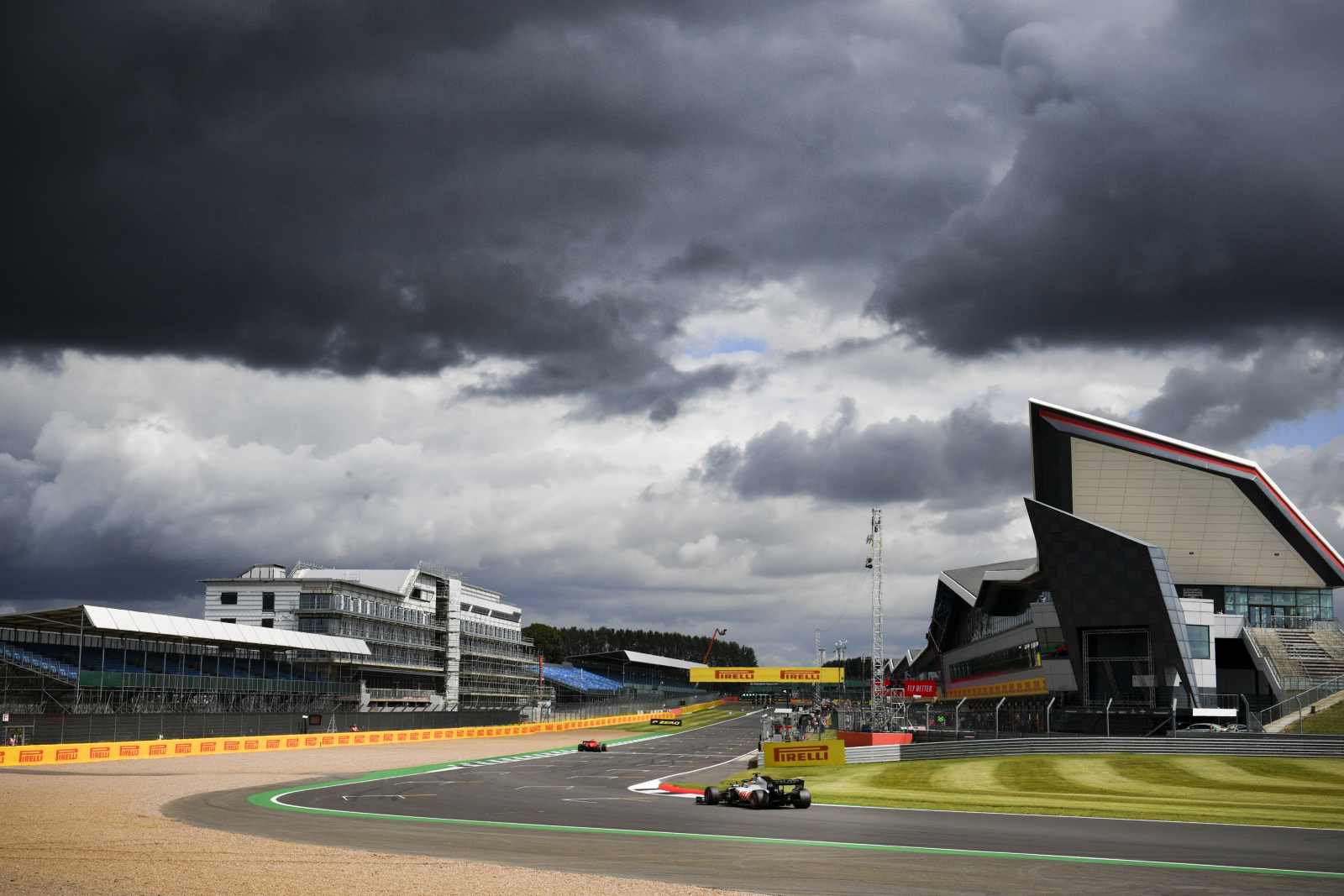 Nuvens escuras ameaçaram a classificação em Silverstone 
