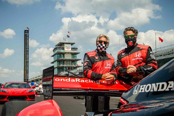 O pai Mario e o filho Michael Andretti antes da largada da Indy 500