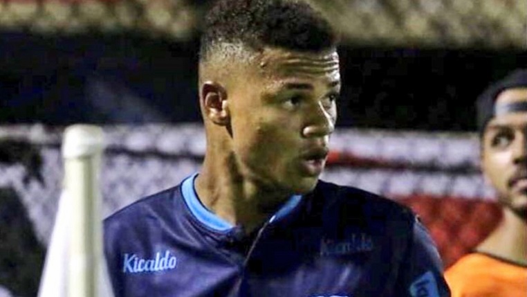 FECHADO - O Flamengo chegou a um acordo com o Santa Cruz para a contratação do jovem lateral-direito Jadson, de 18 anos. O defensor chega ao Rubro-Negro para a categoria sub-20, a princípio, e por empréstimo, cuja duração é até 31 de janeiro de 2022.