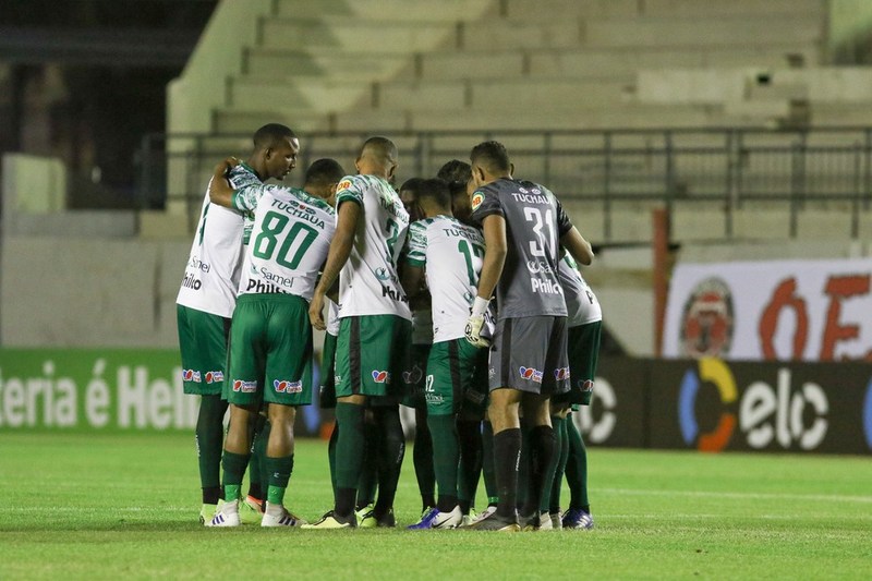 Amazonas - O Campeonato Amazonense foi encerrado após a realização de apenas três rodadas das sete previstas do segundo turno devido à pandemia global de coronavírus. Com a decisão, a competição foi encerrada sem campeão e rebaixados. 